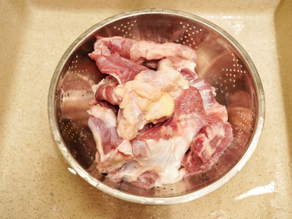 蒸汽锅白萝卜牛巴脑