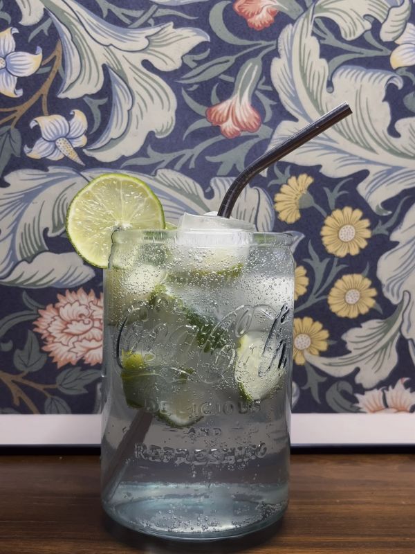 桃桃青柠气泡水