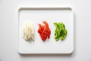 如何制作夏日清爽三丝冷面