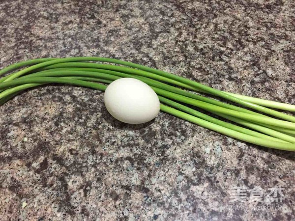蒜苔炒鸡蛋的做法