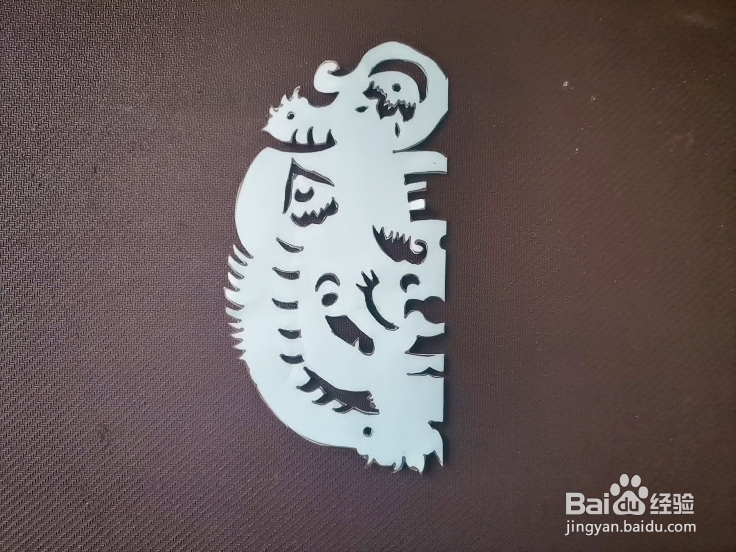 如何用彩色纸剪出寅虎