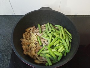 四季豆焖面的做法
