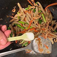 杂炒莜面鱼的做法