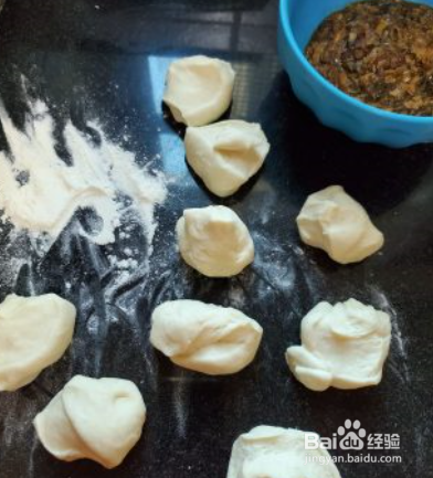 怎么做梅菜干卤肉包