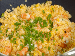 油泼虾仁炒饭怎么做？