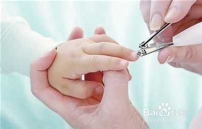 如何为孩子护理和清洁指甲？