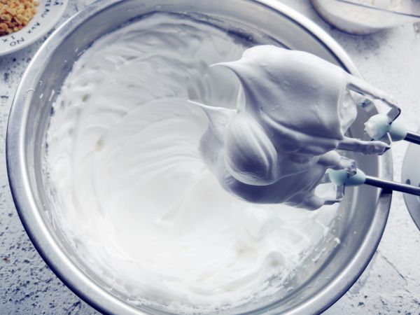 蛋白杏仁夹心饼干