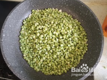 超简单的下饭菜肉末豆角,好吃到流泪