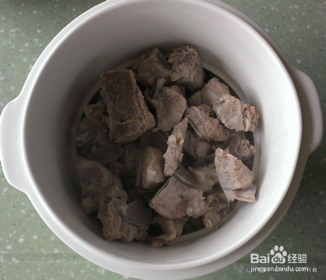 补充能量的虫草花猪骨汤