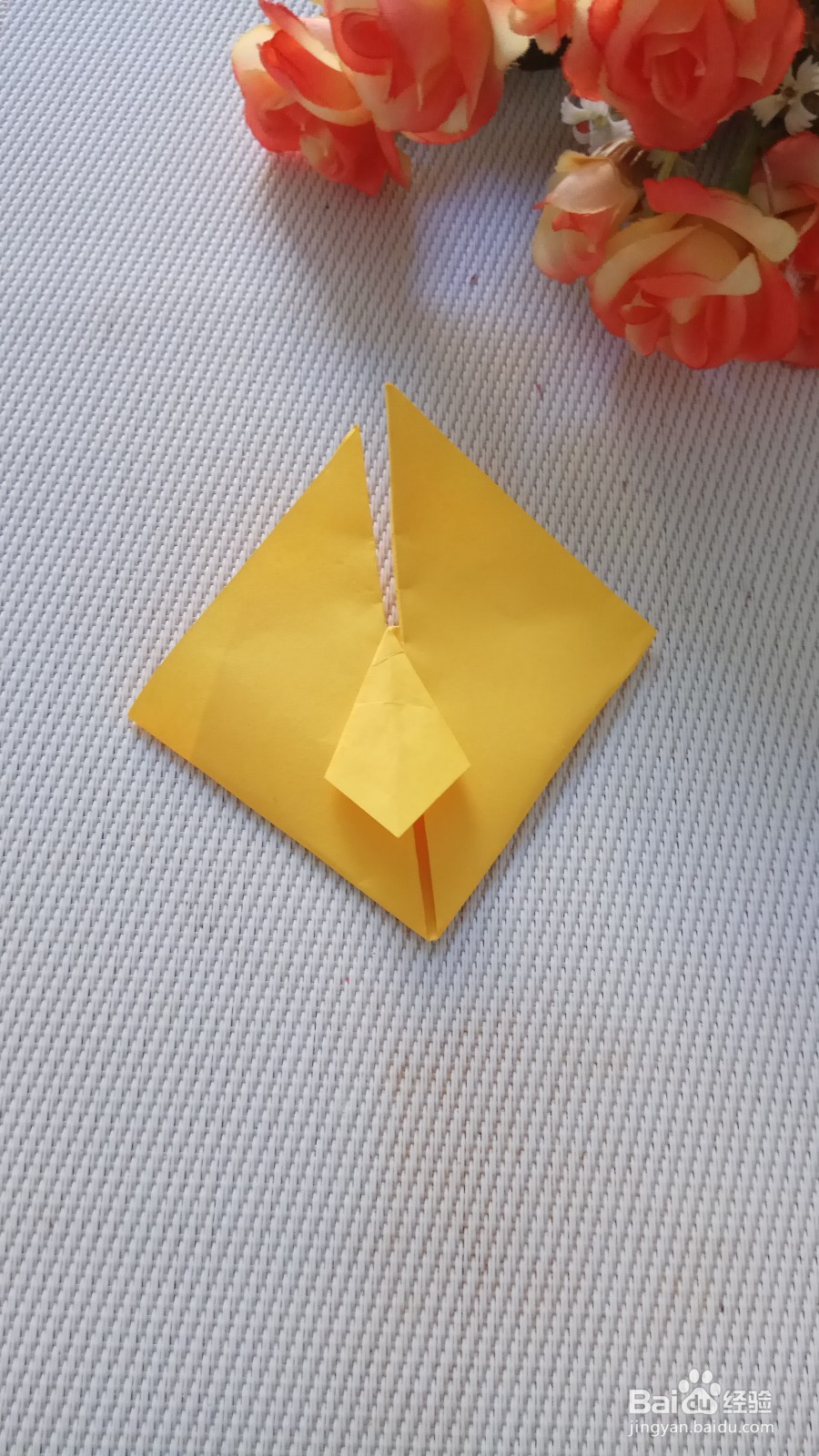 儿童折纸带领带的心形折法