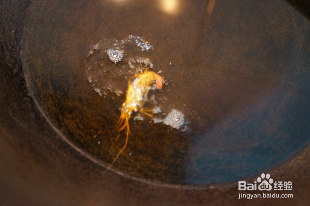 爽脆可口的本帮葱油河虾