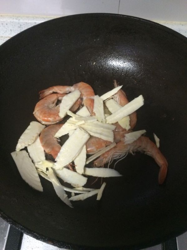 冬笋对虾干菜汤