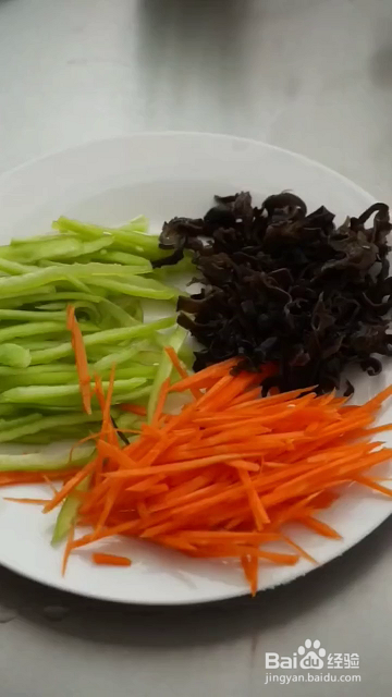 如何制作酸甜好吃的鱼香肉丝