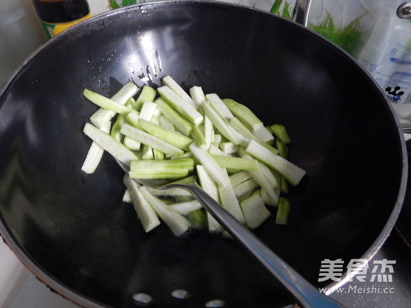 丝瓜鸡蛋乌东面