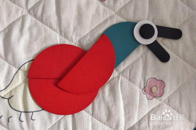 用形状积木怎么拼一只站着尖叫的鸟儿？