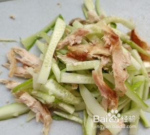 鸡胸肉拌黄瓜条
