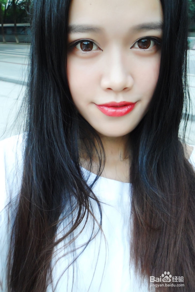 轻松打造超简单小女人温柔范儿红唇妆