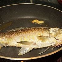 九段香香菇豆腐鲫鱼汤的做法步骤