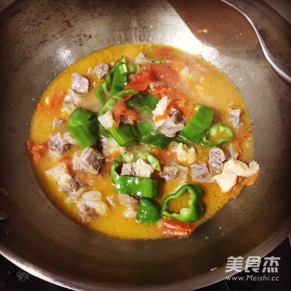 西红柿牛腩汤