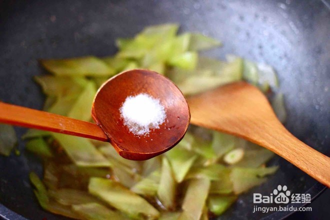 桃花蛸爆莴苣的做法