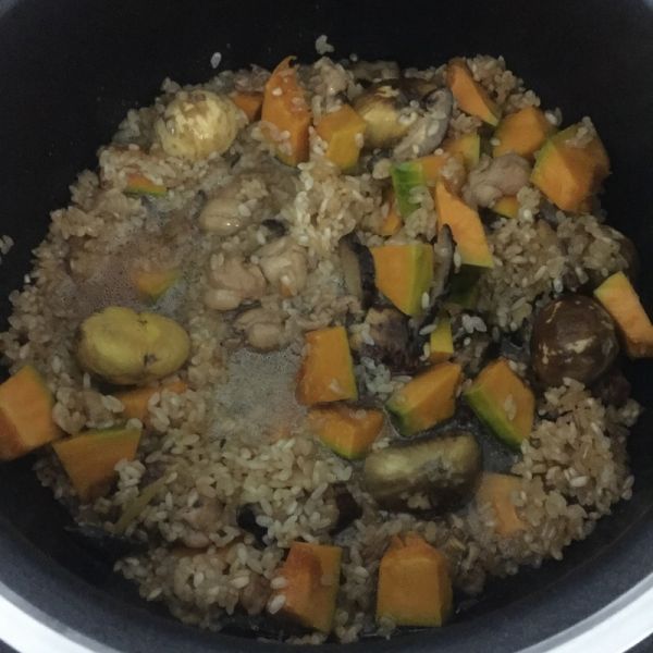 黑椒栗子鸡肉饭