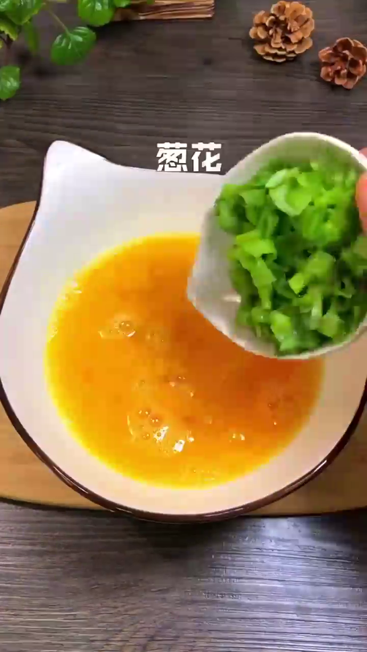如何制作好吃的鸡蛋饼？