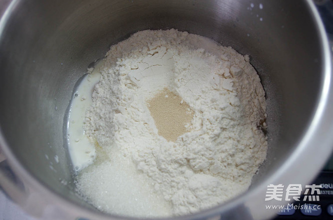 豆沙面包卷的做法