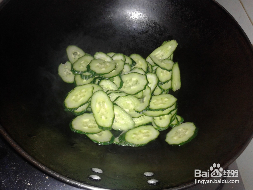 夏日菜——黄瓜片炒腊肠
