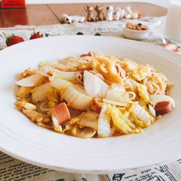 火腿鸡蛋炒米线