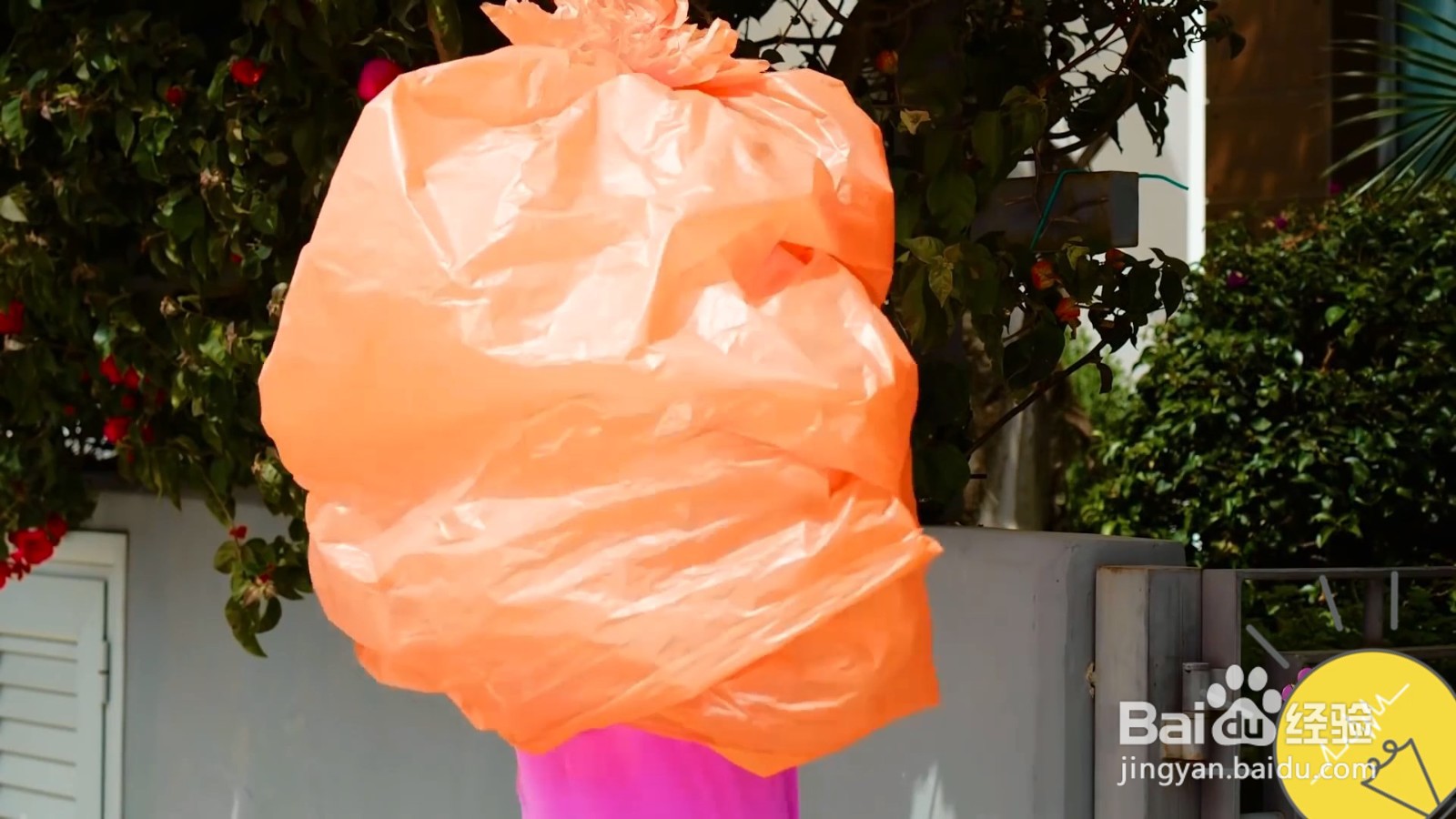 垃圾袋吓人恶作剧怎么制作