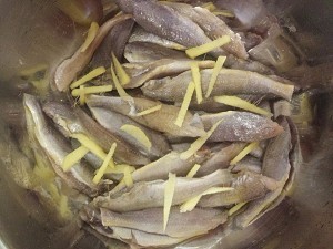 如何做出好吃的油炸小黄鱼