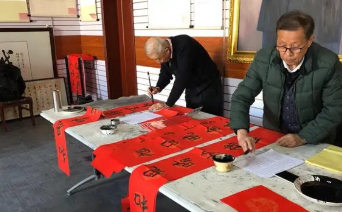 山清水秀风光好下联是什么