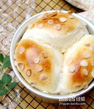 奶香杏仁面包