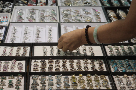 鸾之阁首饰什么材质