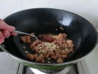 豌豆菠萝鸡丁怎么做