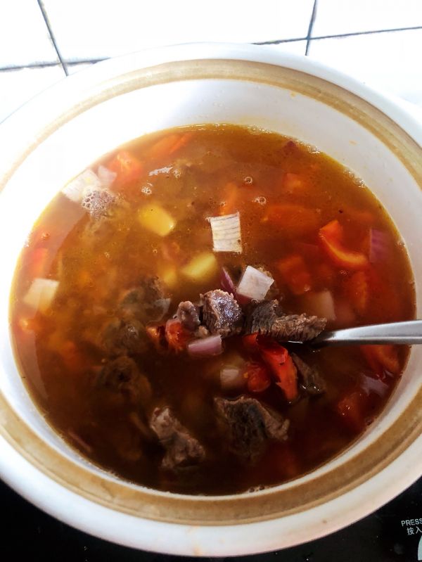 蕃茄牛腩罗宋汤