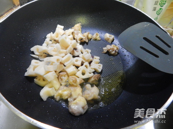 藕丁炖鸡软骨
