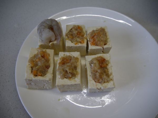 蟹黄酿虾仁豆腐