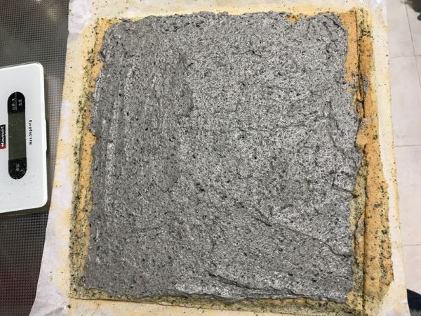 黑芝麻慕斯琳蛋糕卷