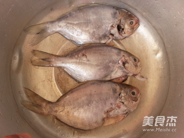 香煎肉鲳的做法