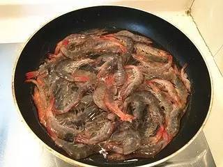 柠檬虾仁的做法