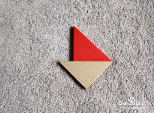 奔跑的小草鸡用七巧板怎么拼?