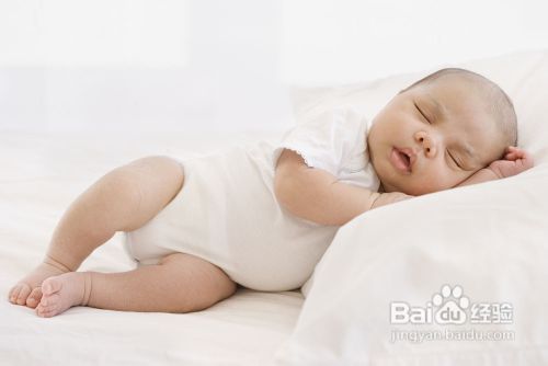 如何预防婴儿斜视