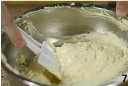 怎样在家中自制美味的花生奶油蛋糕