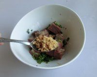 红油香酥驴肉是如何做的