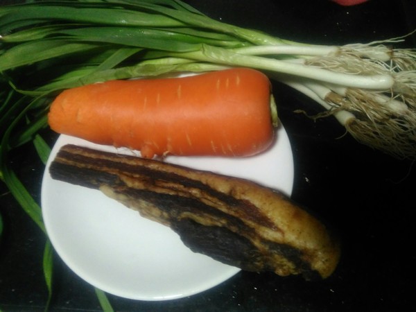 腊肉炒蒜苗的做法