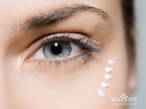 如何用运动和按摩方法康复眼皮下垂