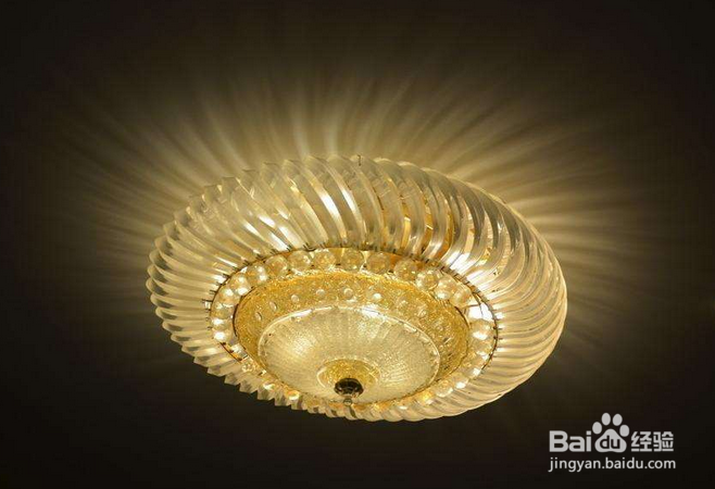 如何选购LED天花灯呢