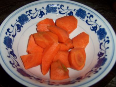 红萝卜和西红柿牛肉能一起吃吗