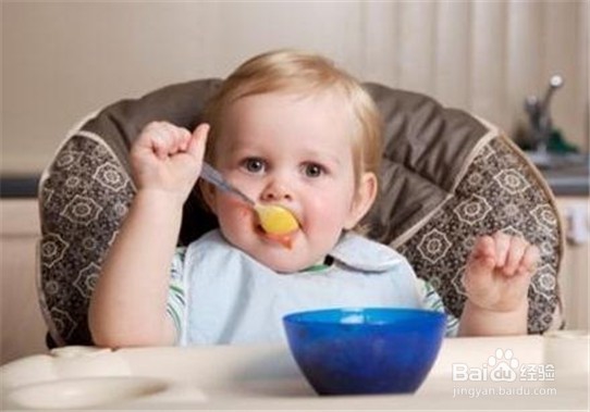 宝宝学习吃饭的黄金时期
